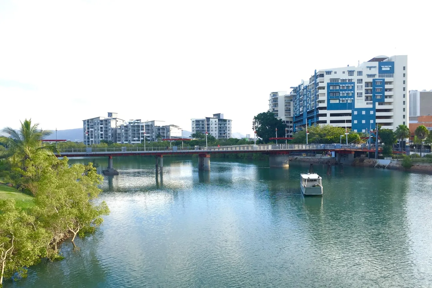Victoria Bridge over Ross Creek in Townsville